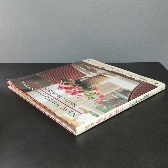 New Swedish Style: A Practical Decorating Guide - Picture 3 of 10